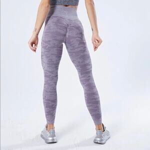 PURPLE HIGH WAIST CAMO SEAMLESS LEGGINGS-SQUAT PROOF-GREAT FIT! BNWT